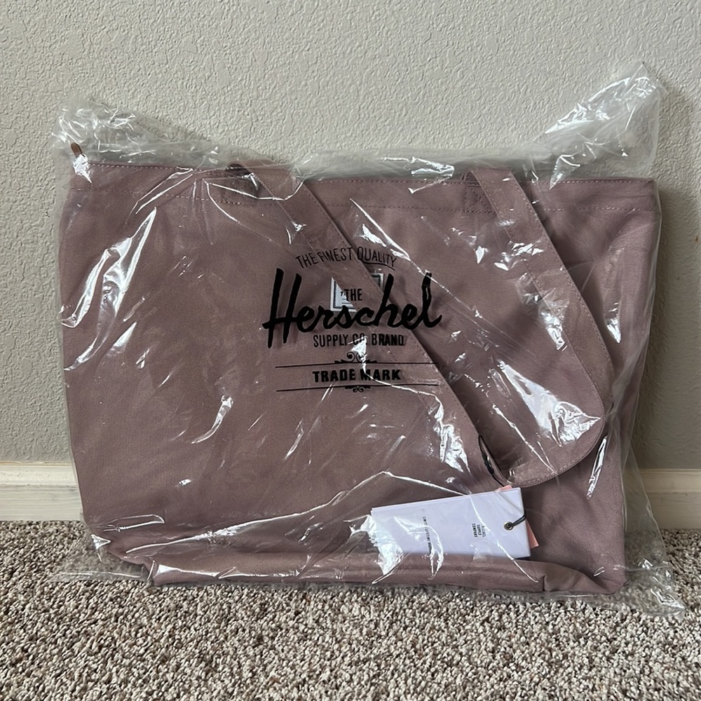 Herschel Tote